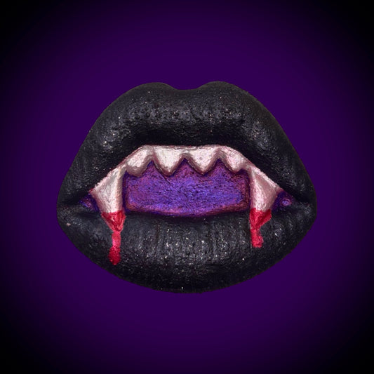 Raspberry Kiss Bathbomb - Vampire Lips